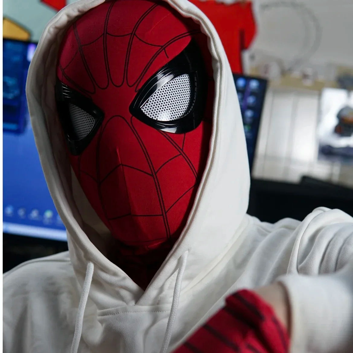 Interactive Spiderman Mask with Movable Eyes: Remote-Controlled Peter Parker Cosplay Halloween Mask – Premium Spandex Fabric for Authentic Look!