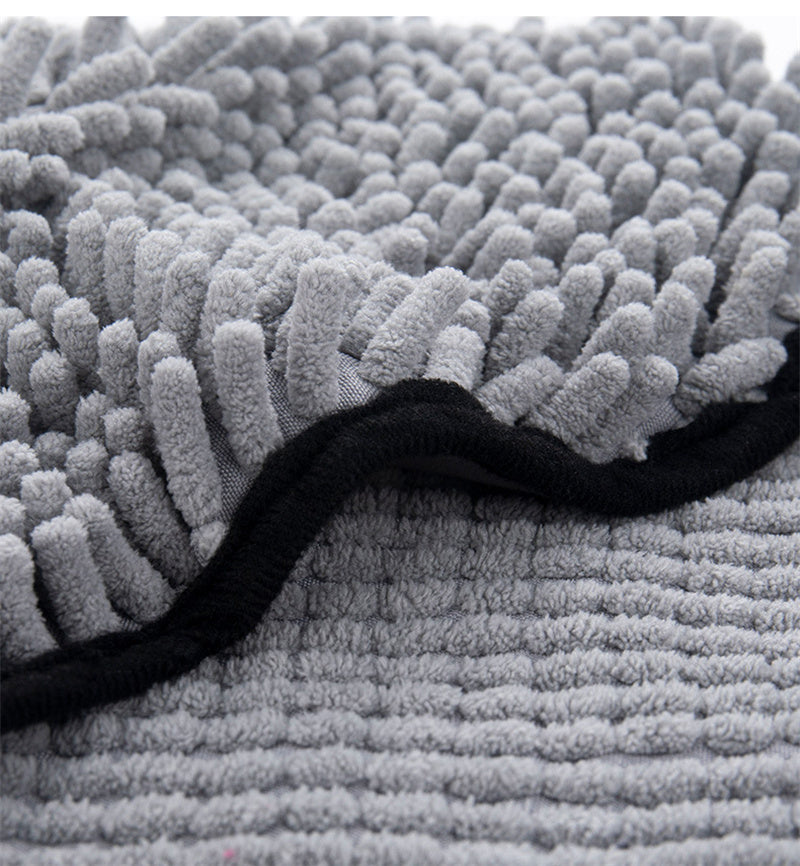 Super Absorbent Microfiber Pet Towel – Quick-Dry Bathrobe for Dogs & Cats