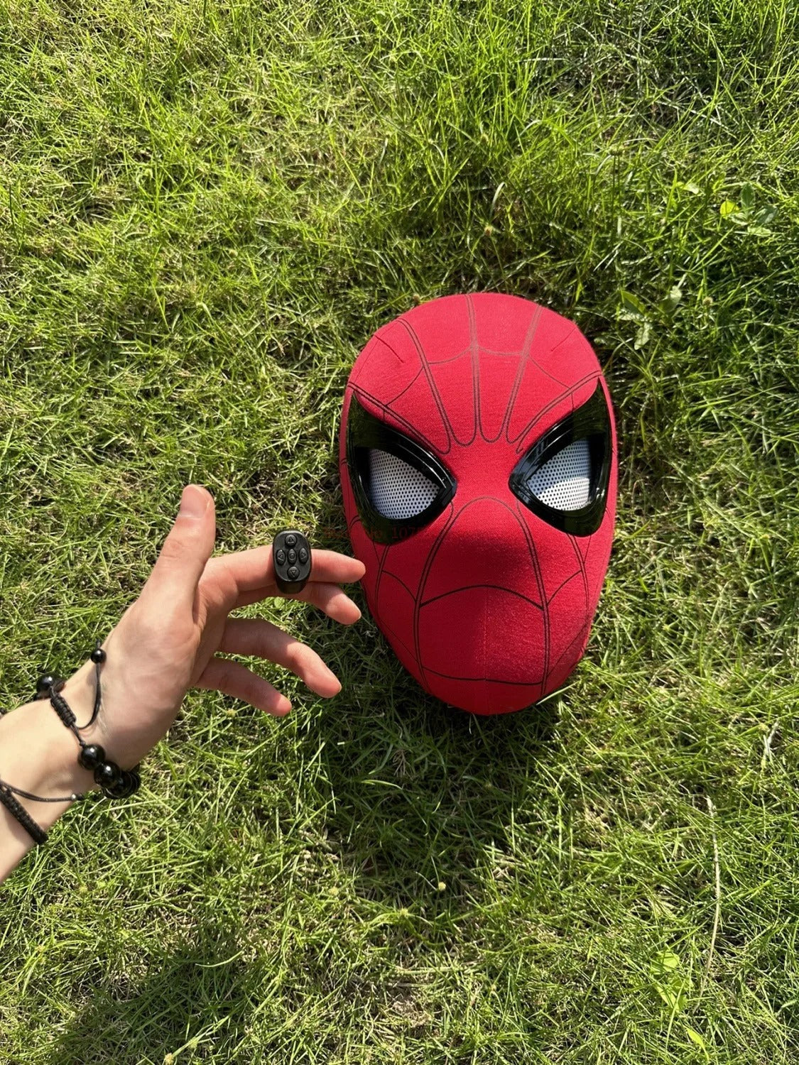 Interactive Spiderman Mask with Movable Eyes: Remote-Controlled Peter Parker Cosplay Halloween Mask – Premium Spandex Fabric for Authentic Look!